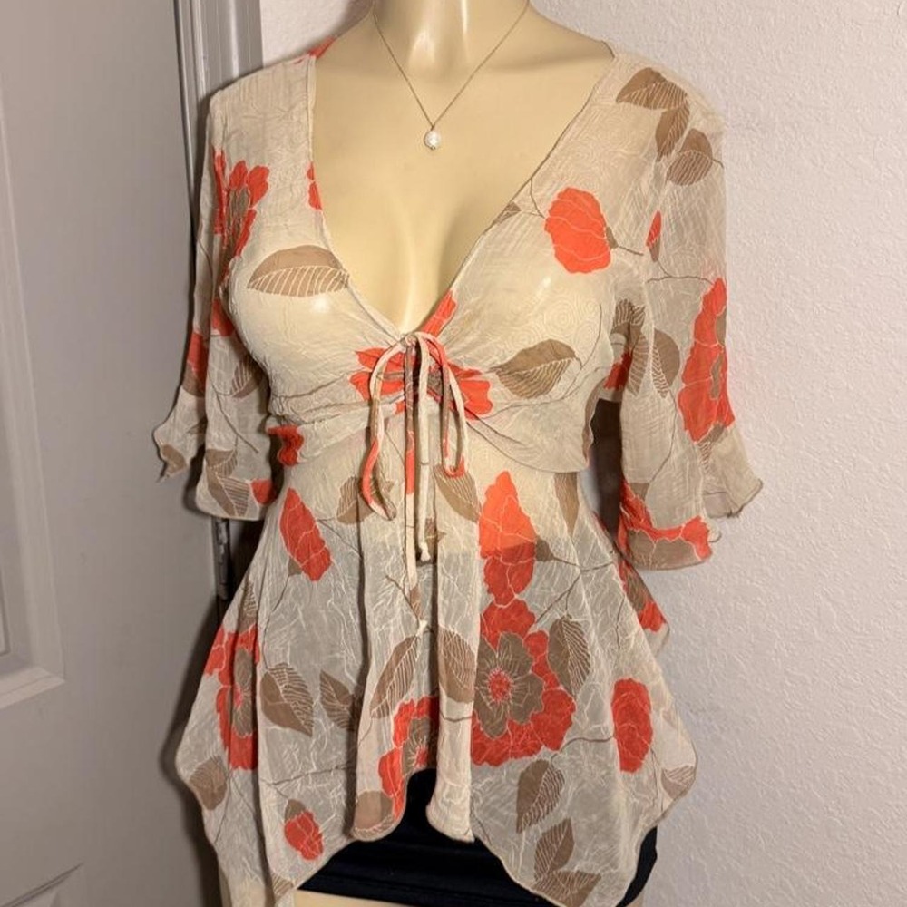 Gorgeous Y2K Anna semi sheer floral blouse with ties in back!